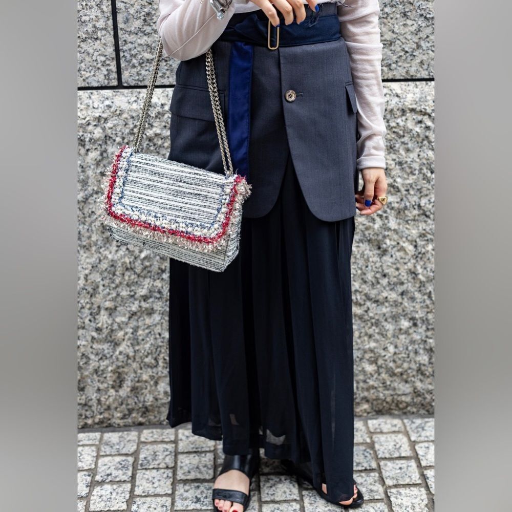 Zara, Multicoloured woven crossbody bag. Pearl and frayed detail on the flap. - Picture 3 of 14